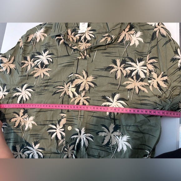 H&M Printed Shirt Size-M - Picture 4 of 9